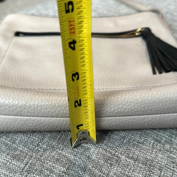 Kate Spade New York Chester street dessi Crossbody Bag Beige Strap Tassel - Picture 7 of 11